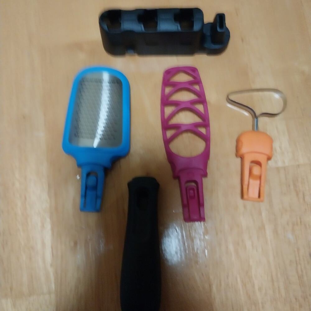 Tupperware Click Series Tools - Picture 3 of 5